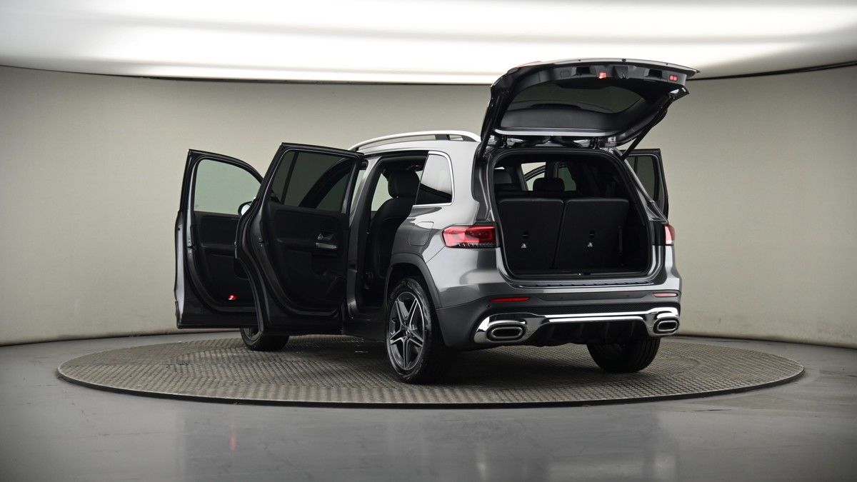 Mercedes-Benz GLB Image 8
