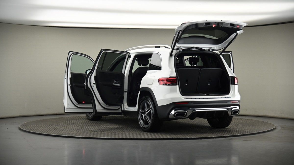 Mercedes-Benz GLB Image 8