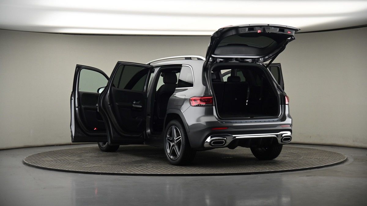 Mercedes-Benz GLB Image 8