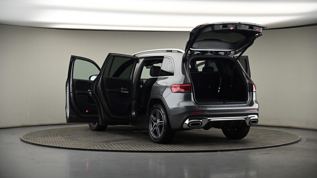 Mercedes-Benz GLB Image 8