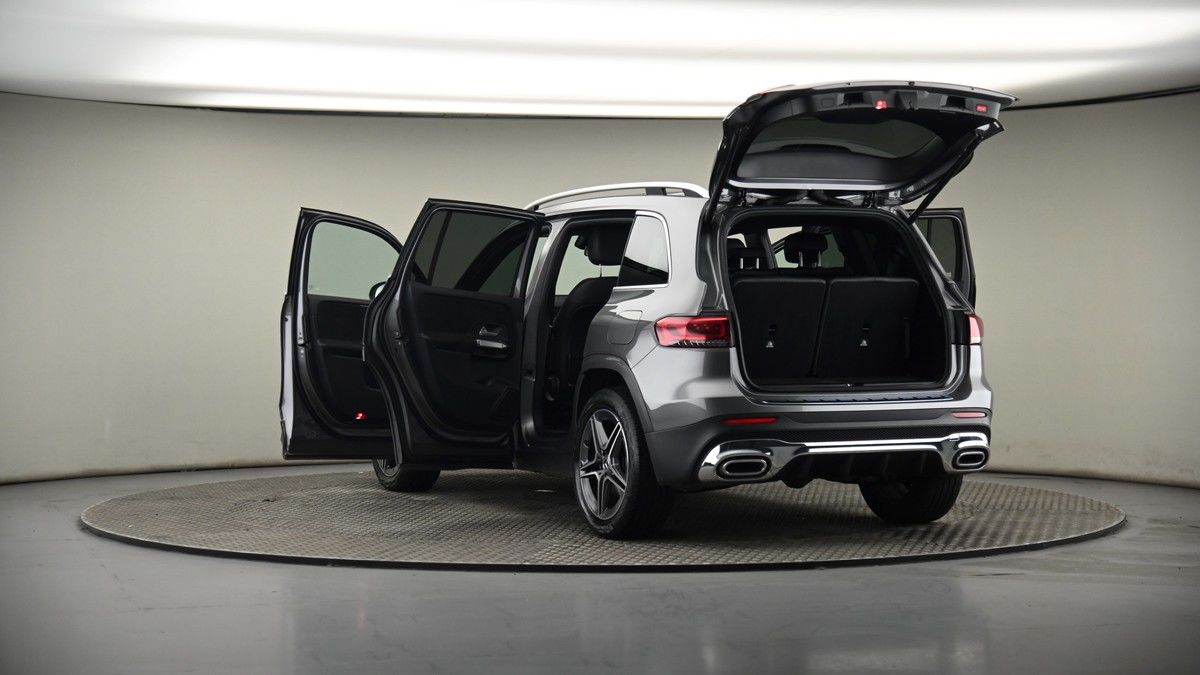 Mercedes-Benz GLB Image 8