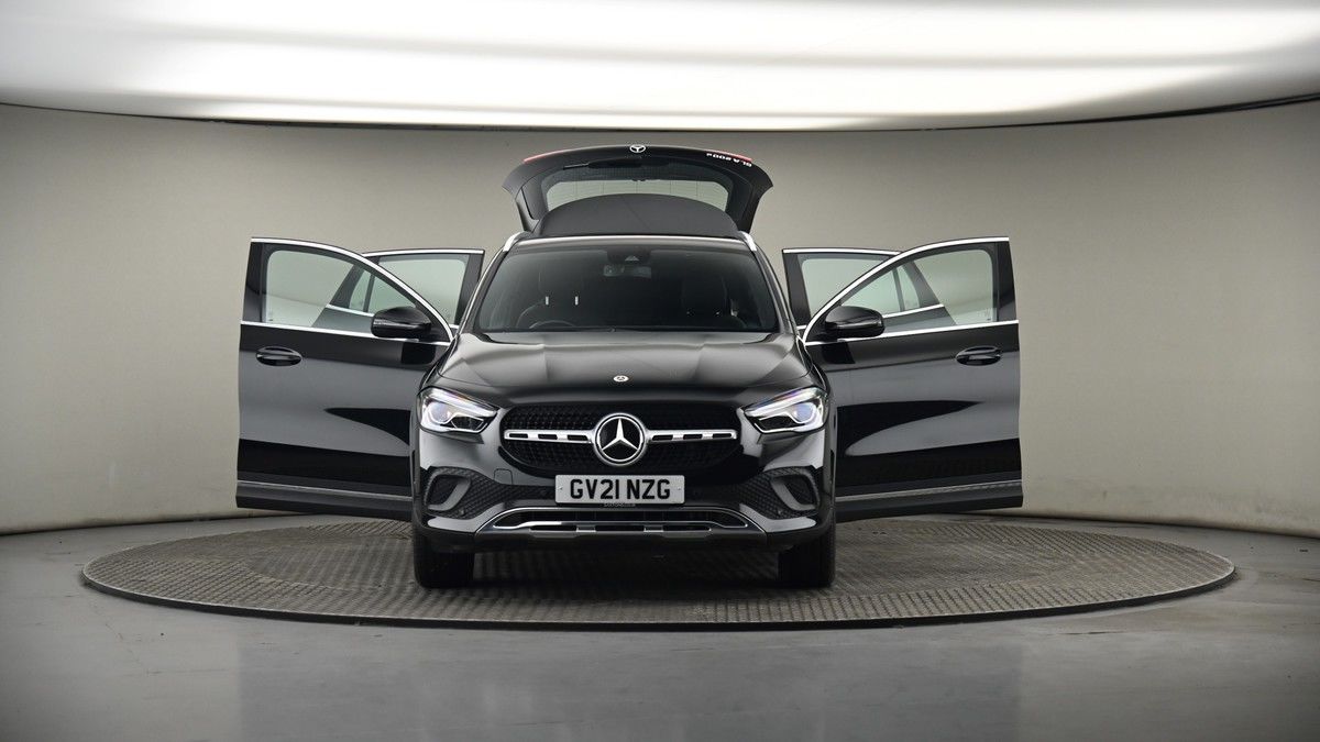 More views of Mercedes-Benz GLA