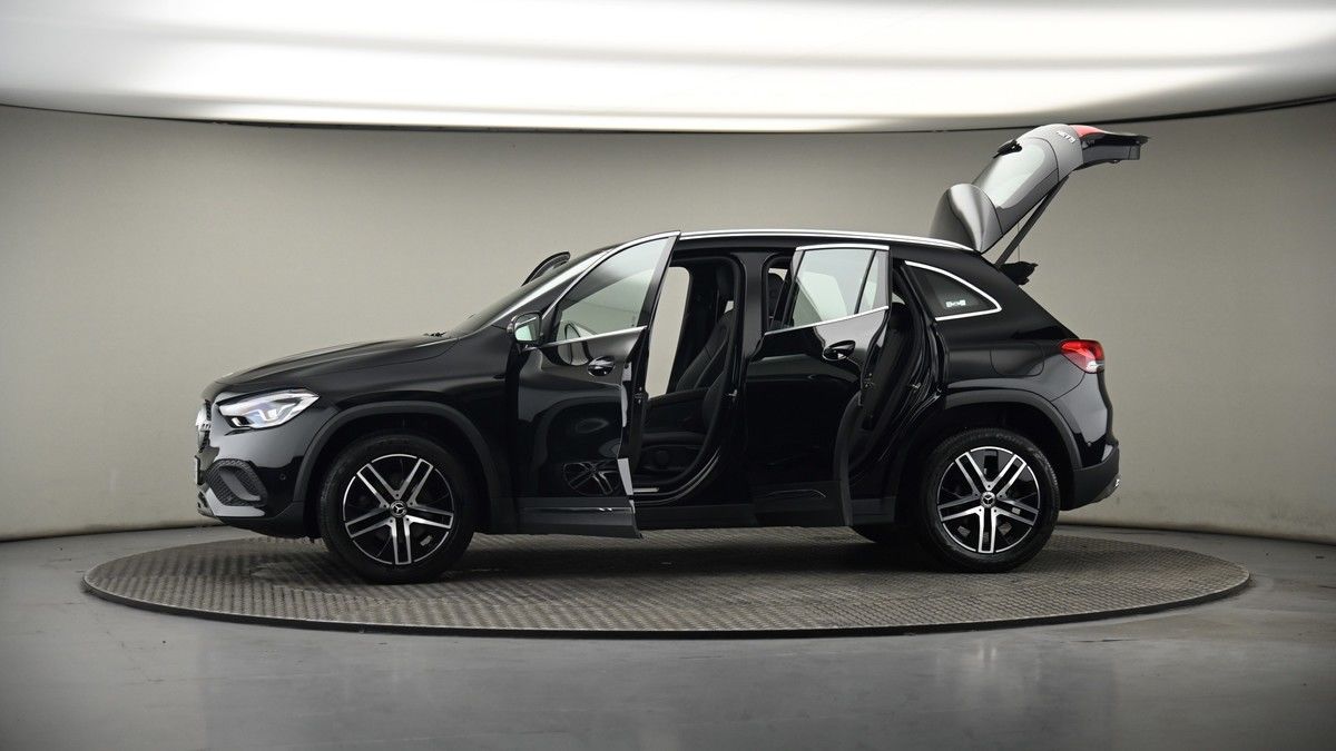 More views of Mercedes-Benz GLA