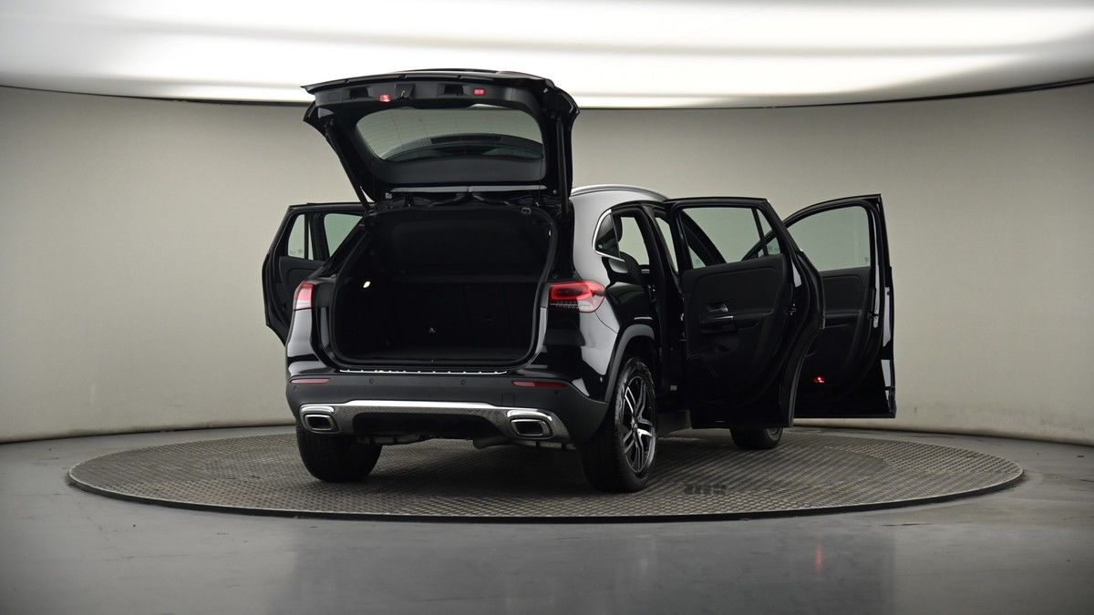 More views of Mercedes-Benz GLA