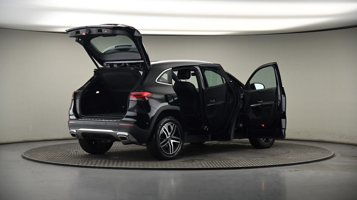 More views of Mercedes-Benz GLA