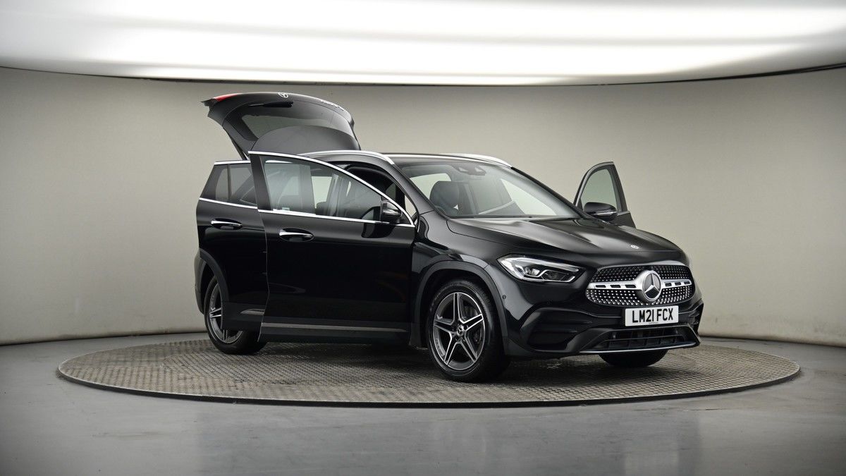 More views of Mercedes-Benz GLA