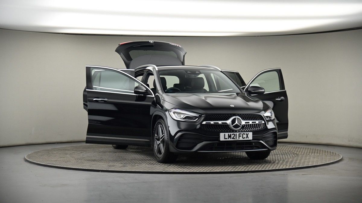 More views of Mercedes-Benz GLA