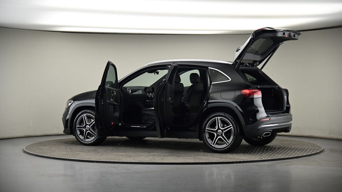 More views of Mercedes-Benz GLA