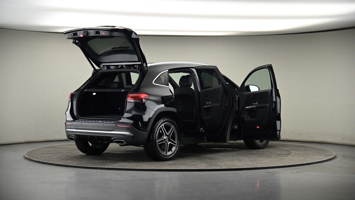 More views of Mercedes-Benz GLA