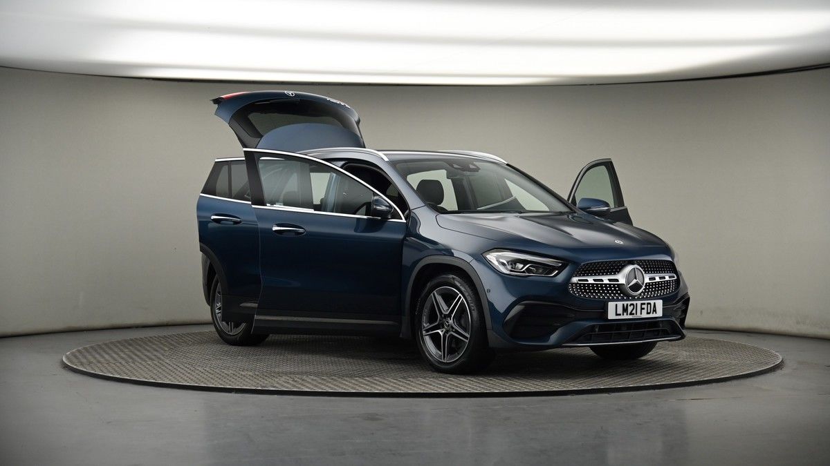 More views of Mercedes-Benz GLA