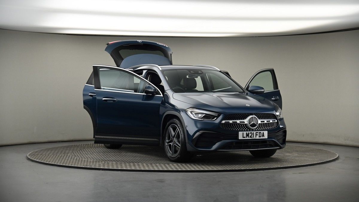 More views of Mercedes-Benz GLA