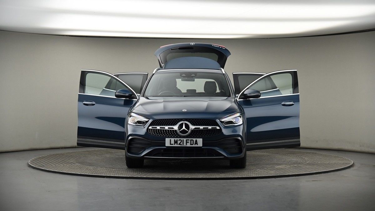 More views of Mercedes-Benz GLA