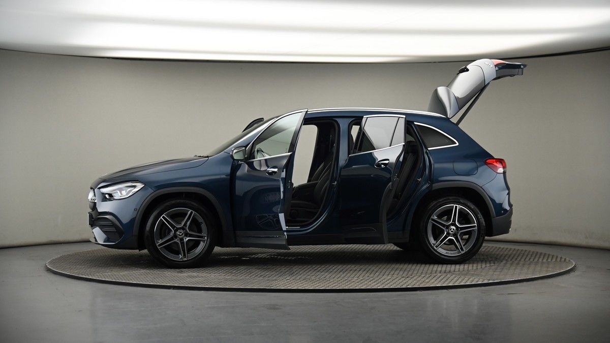 More views of Mercedes-Benz GLA