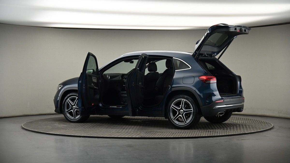More views of Mercedes-Benz GLA