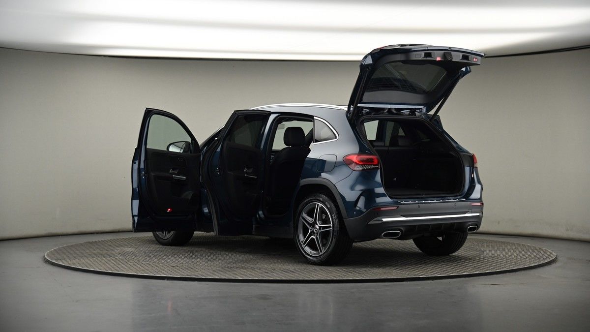 More views of Mercedes-Benz GLA