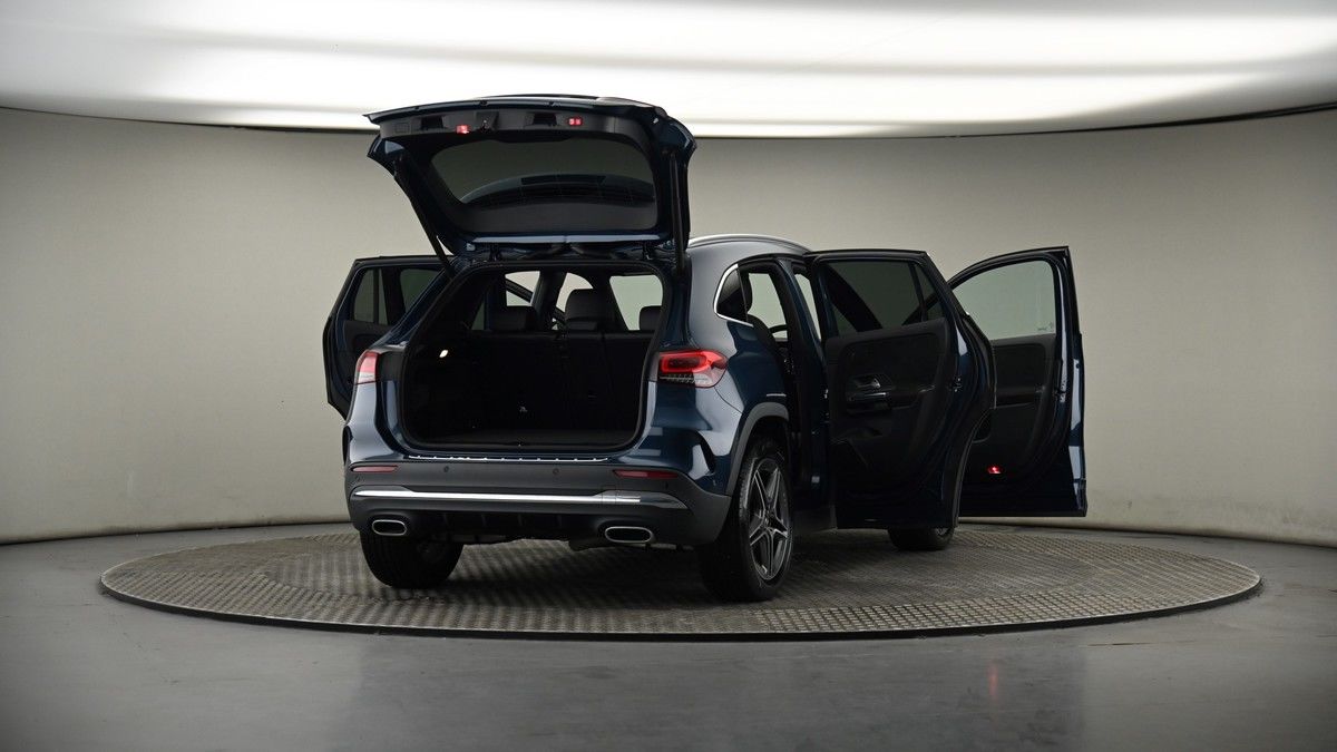 More views of Mercedes-Benz GLA