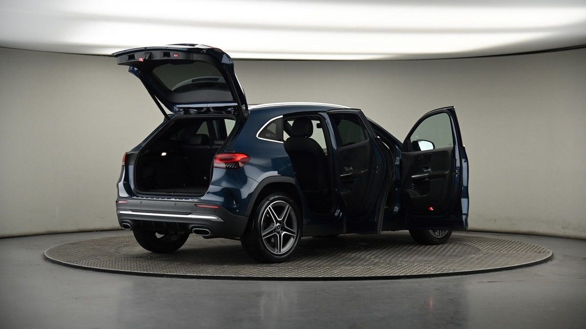 More views of Mercedes-Benz GLA