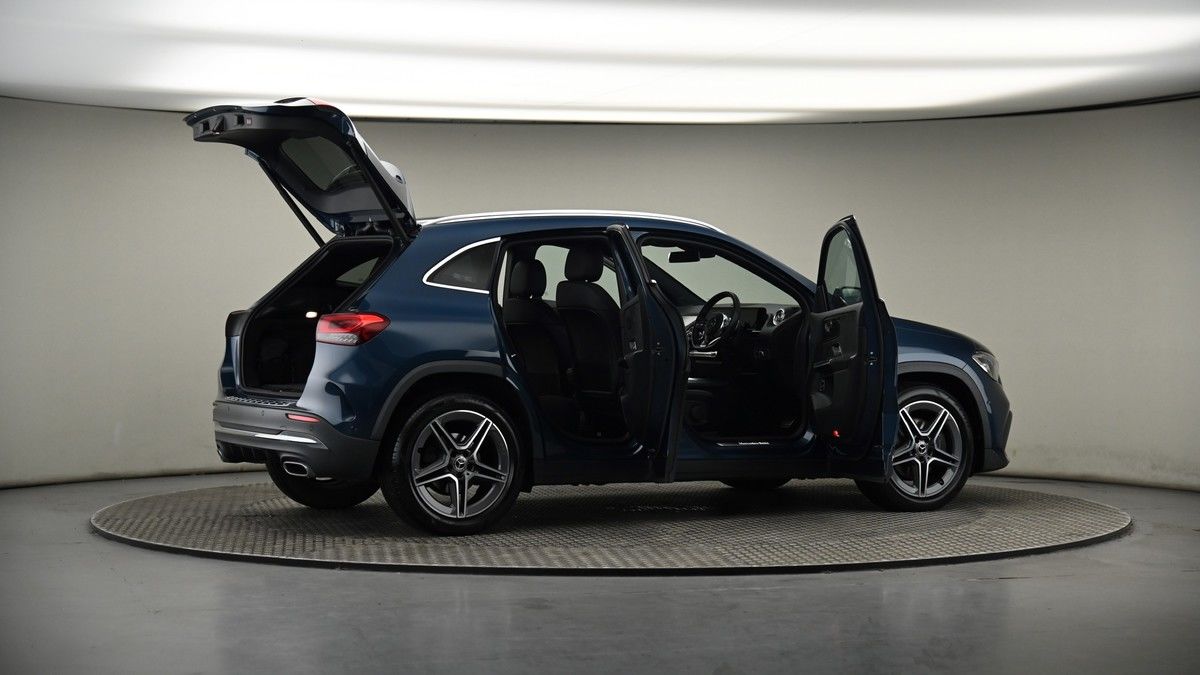 More views of Mercedes-Benz GLA