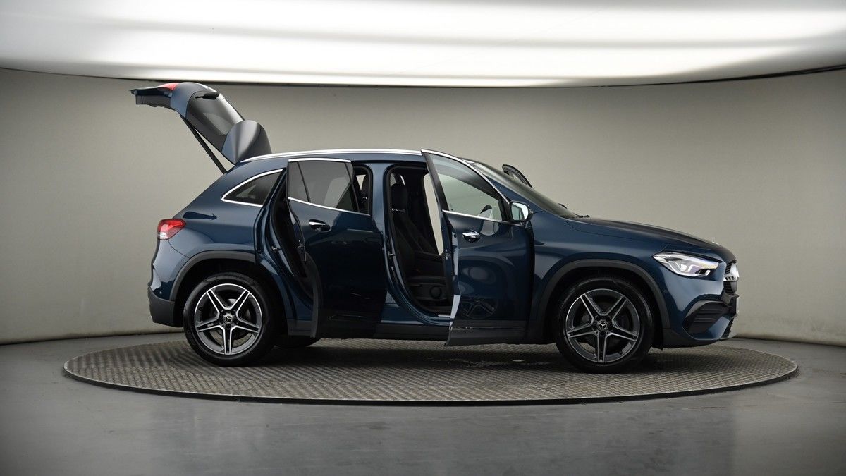 More views of Mercedes-Benz GLA