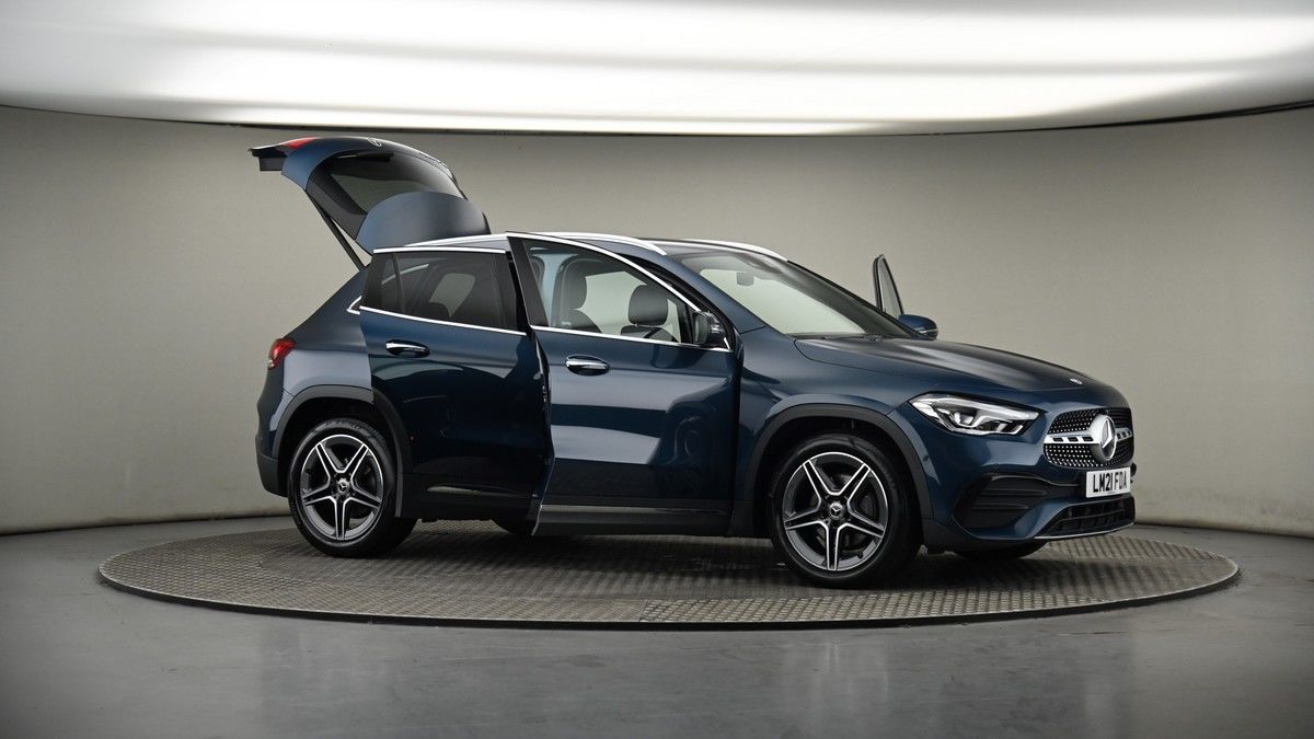 More views of Mercedes-Benz GLA