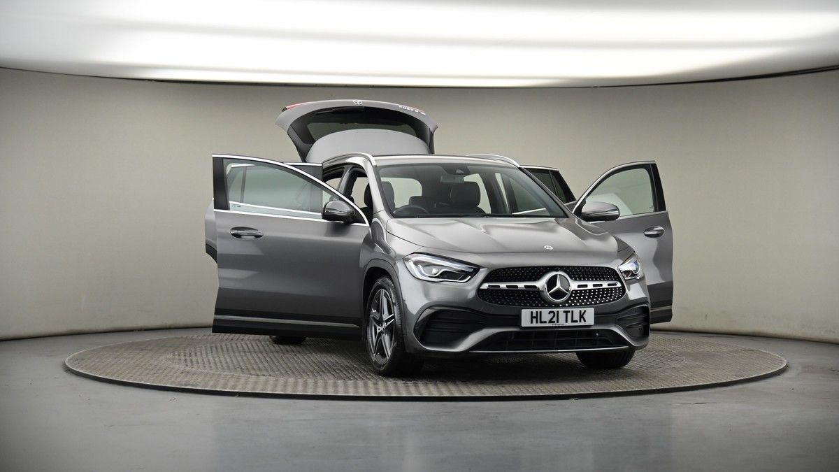 More views of Mercedes-Benz GLA