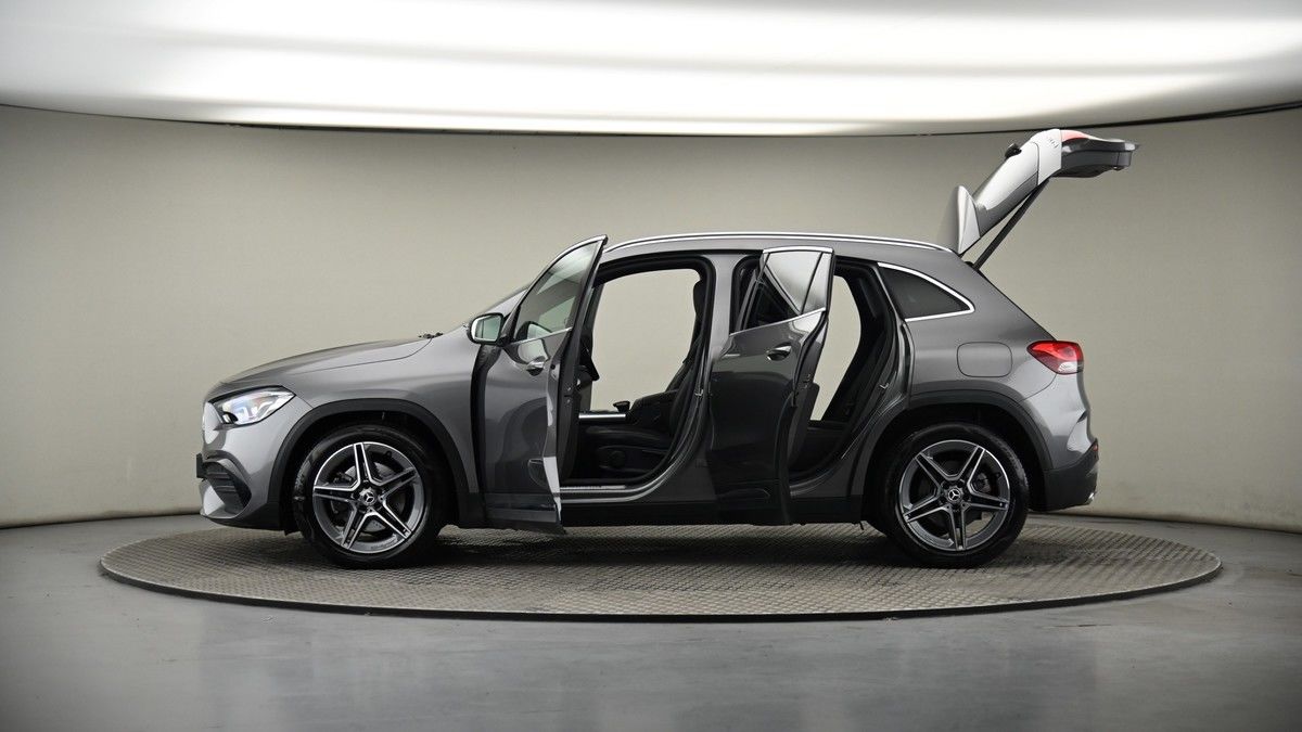 More views of Mercedes-Benz GLA