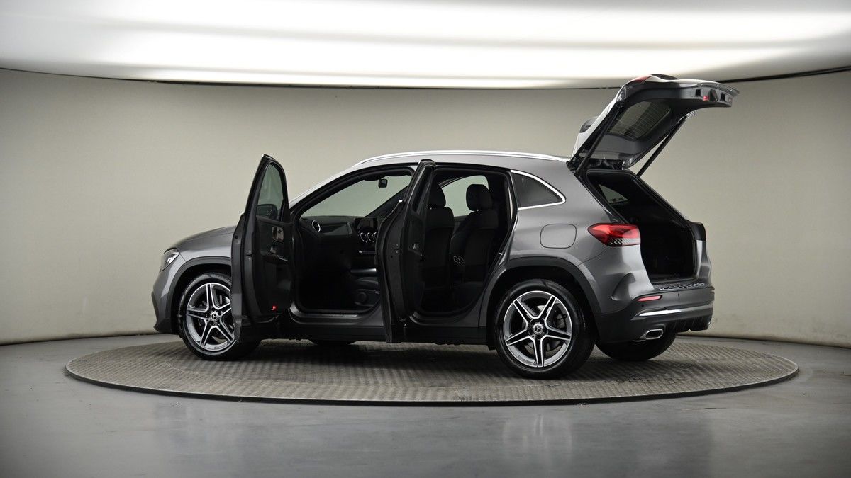 More views of Mercedes-Benz GLA