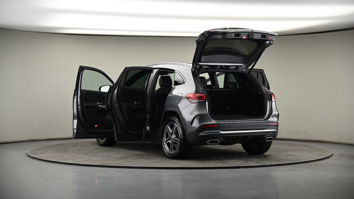 Mercedes-Benz GLA Image 7