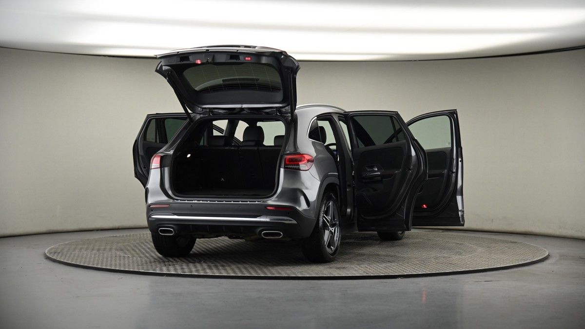 More views of Mercedes-Benz GLA