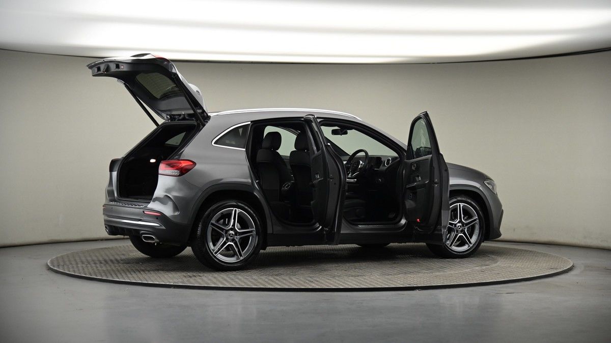 More views of Mercedes-Benz GLA