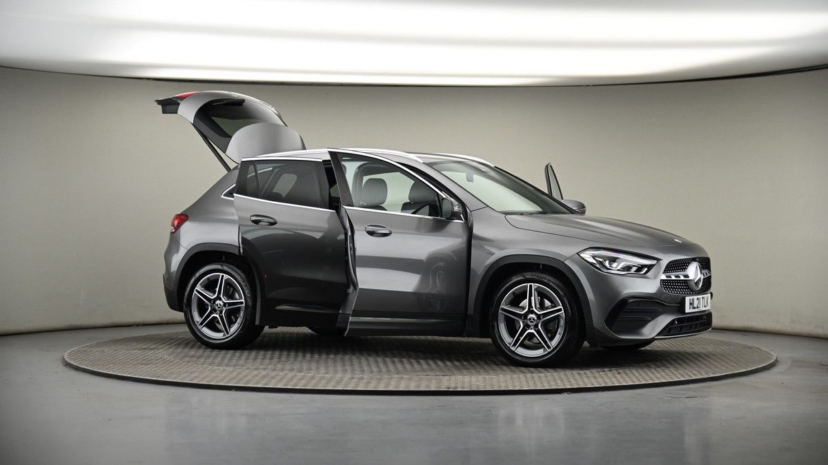 More views of Mercedes-Benz GLA