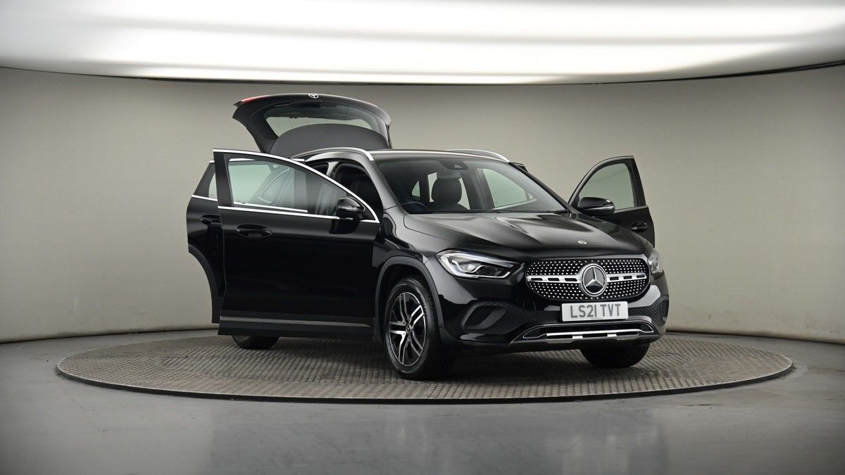 More views of Mercedes-Benz GLA