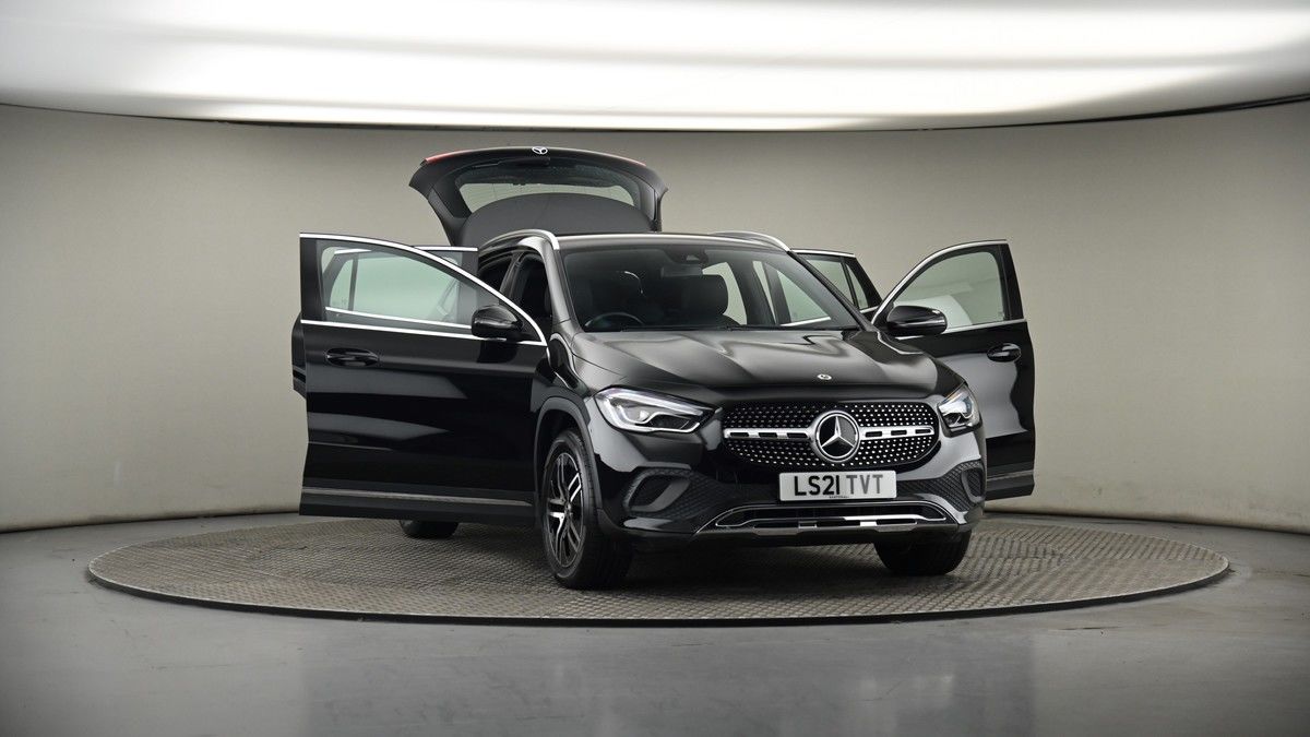 More views of Mercedes-Benz GLA