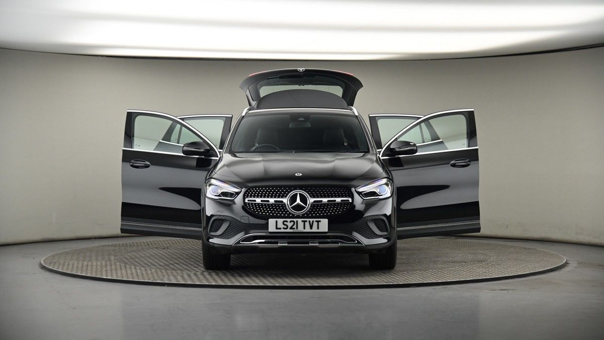 More views of Mercedes-Benz GLA