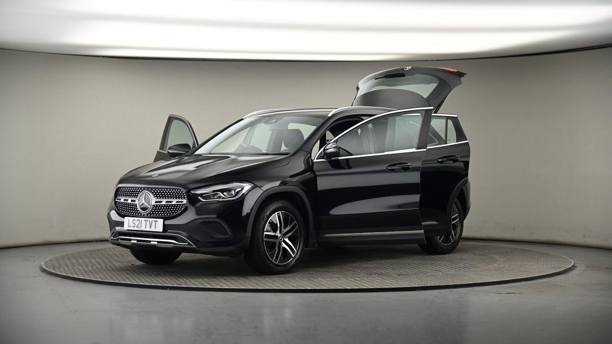 More views of Mercedes-Benz GLA