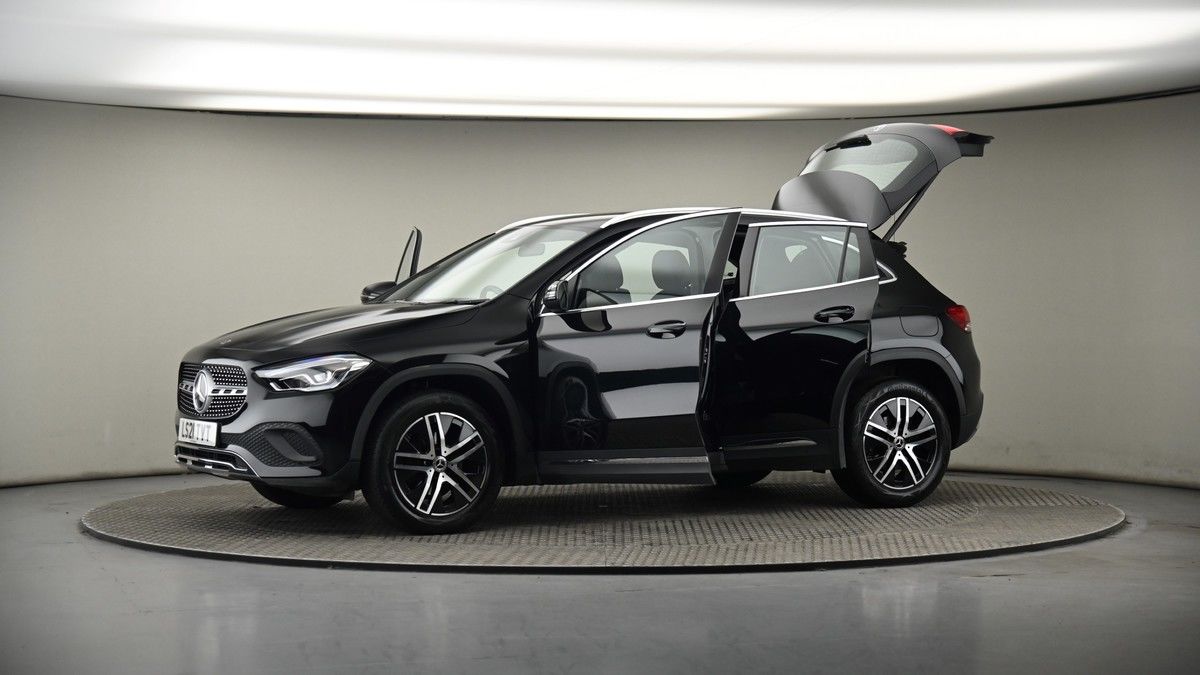More views of Mercedes-Benz GLA