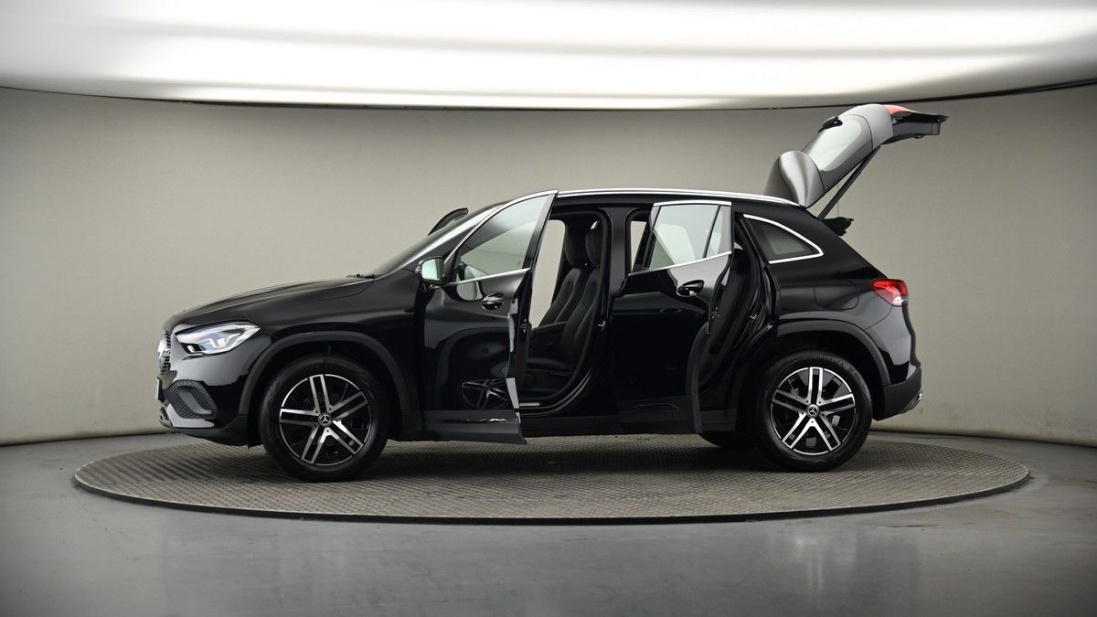 More views of Mercedes-Benz GLA