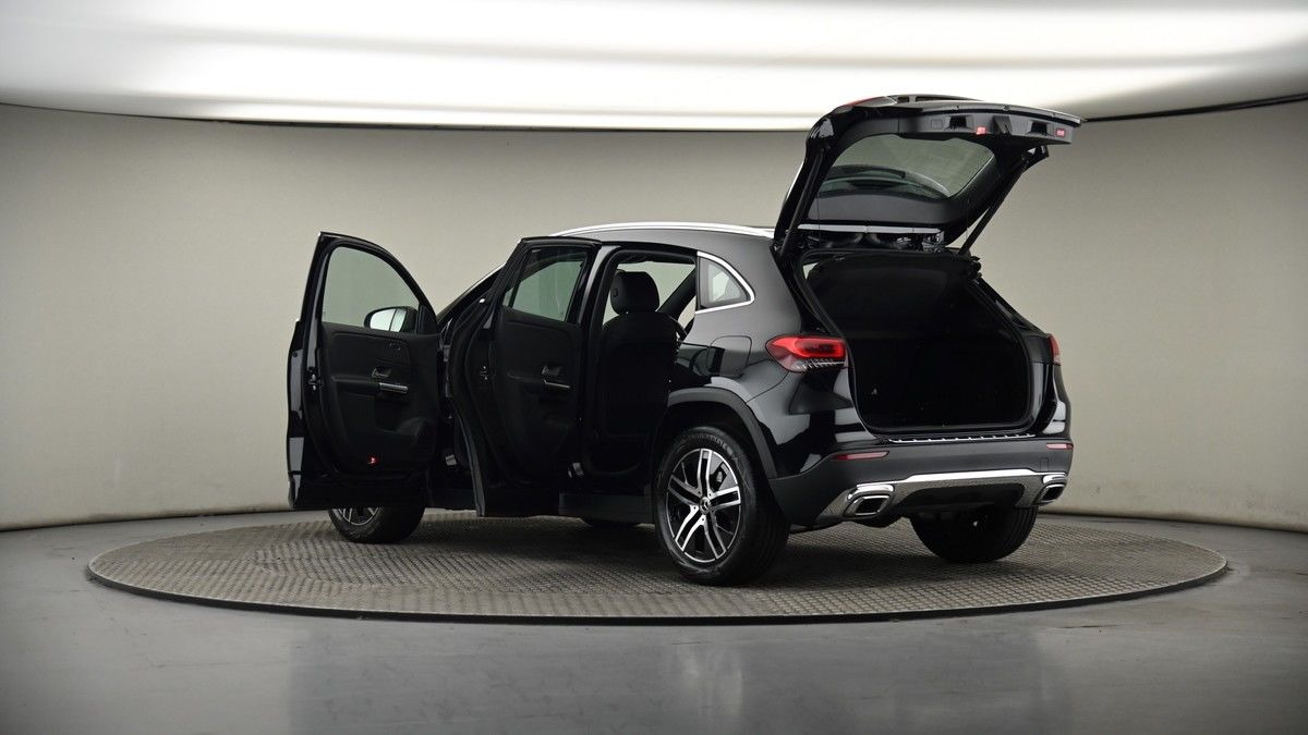 More views of Mercedes-Benz GLA