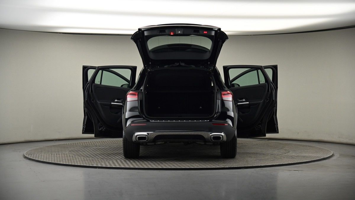 More views of Mercedes-Benz GLA