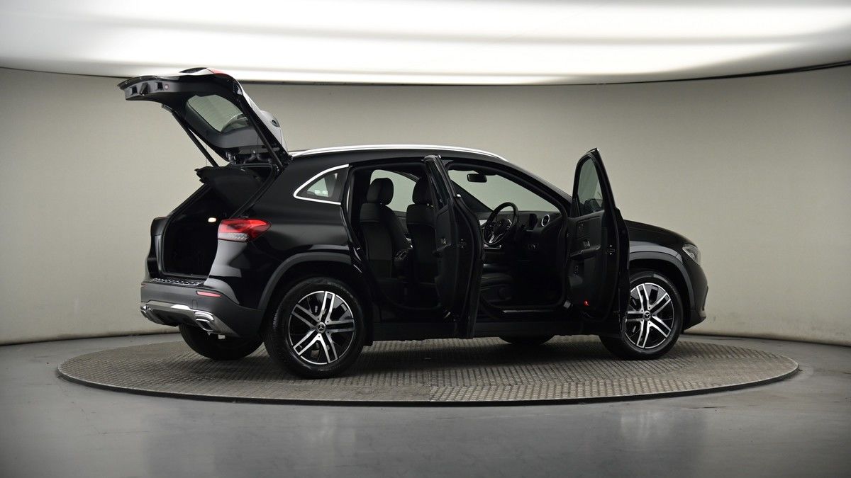 More views of Mercedes-Benz GLA