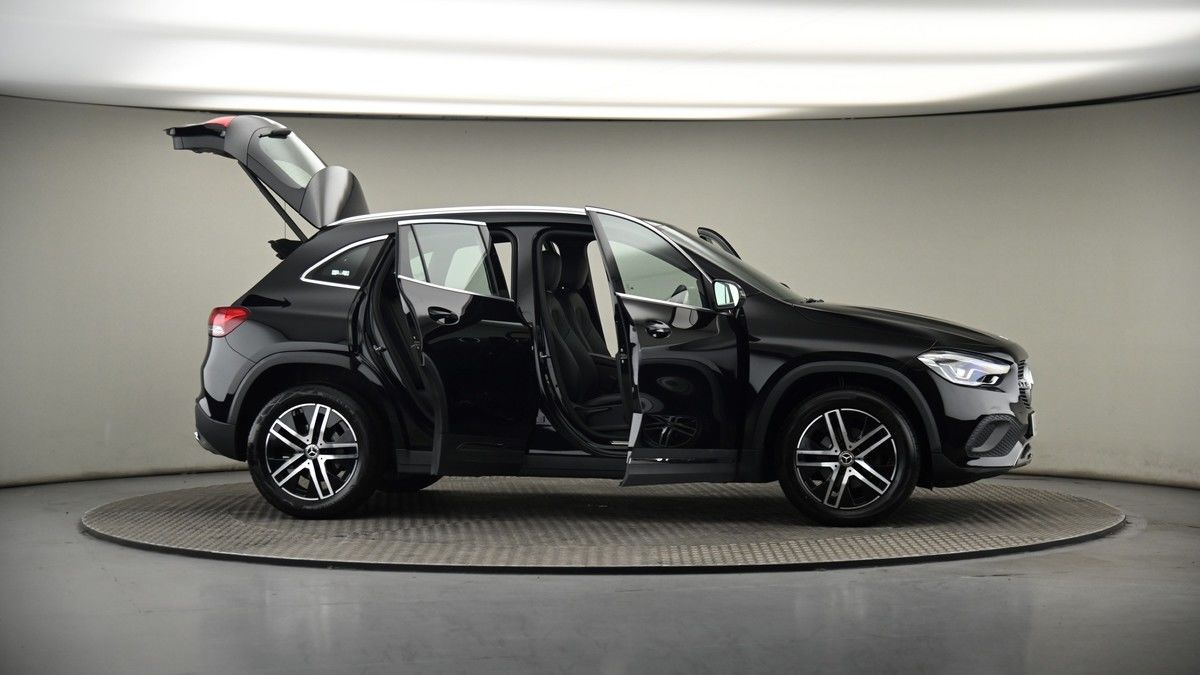More views of Mercedes-Benz GLA