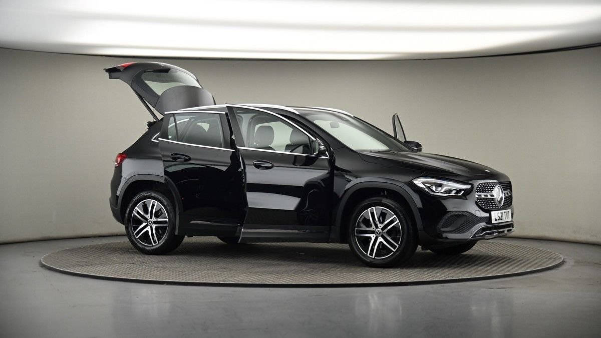 More views of Mercedes-Benz GLA