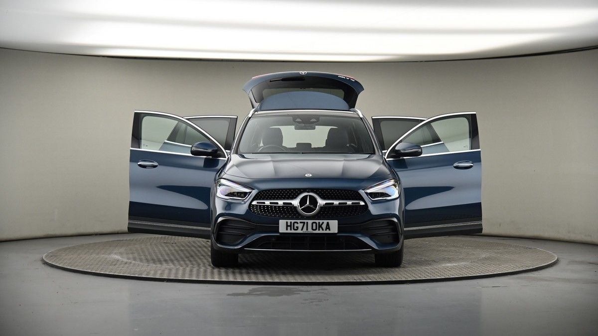 More views of Mercedes-Benz GLA