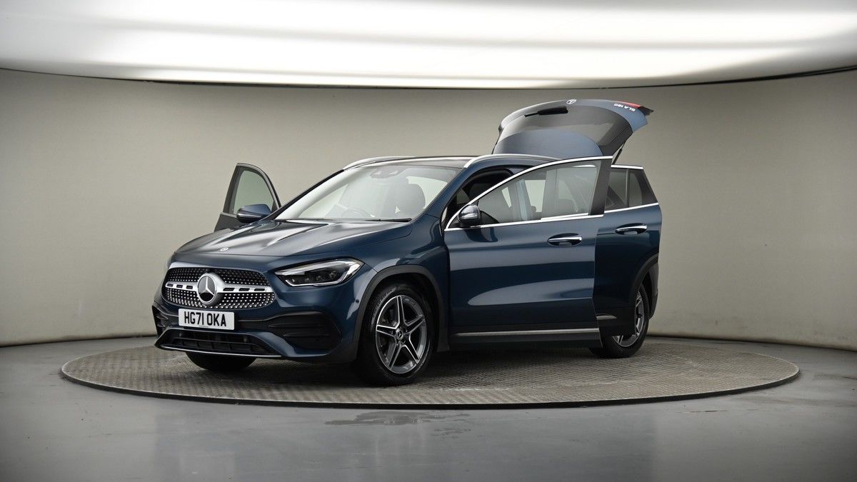 More views of Mercedes-Benz GLA