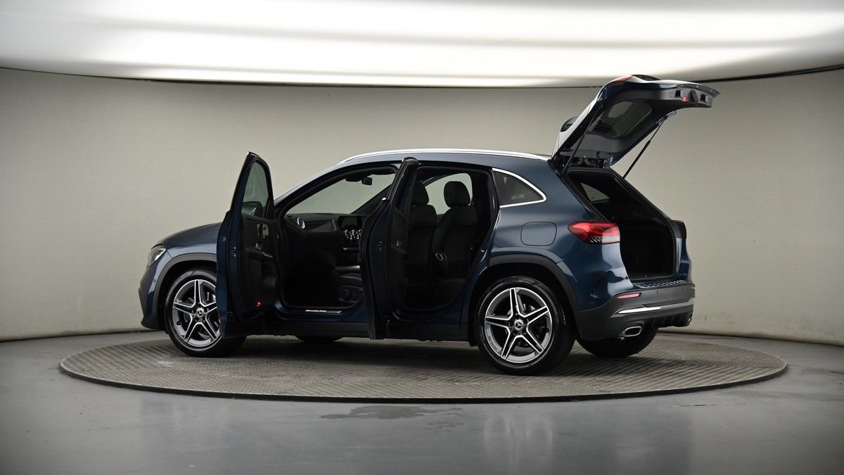 More views of Mercedes-Benz GLA