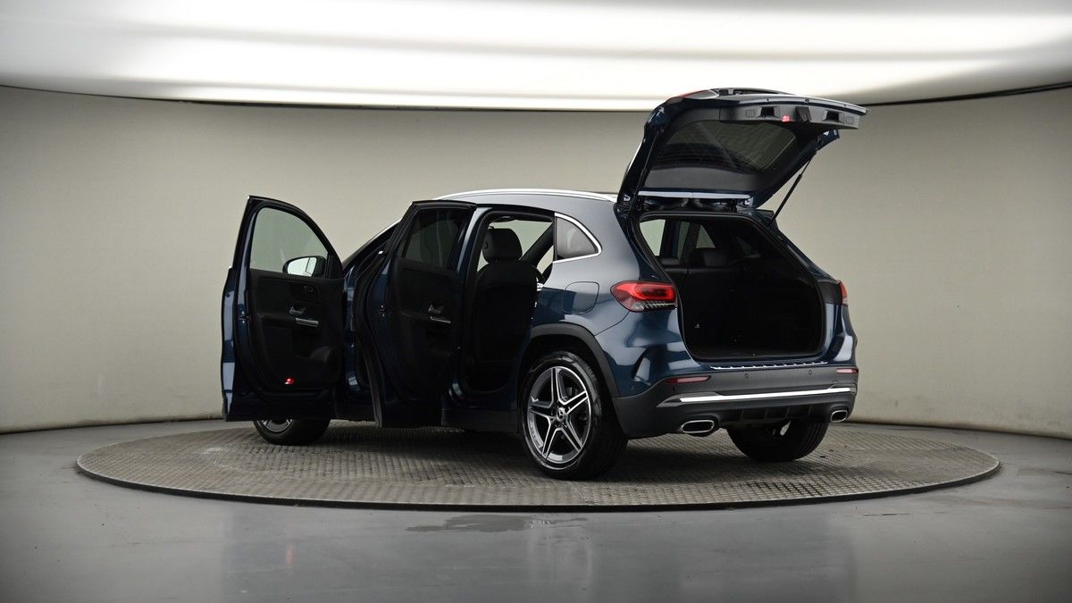 More views of Mercedes-Benz GLA