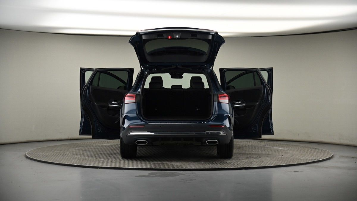 More views of Mercedes-Benz GLA