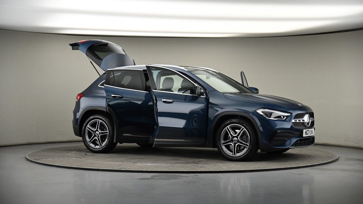 More views of Mercedes-Benz GLA