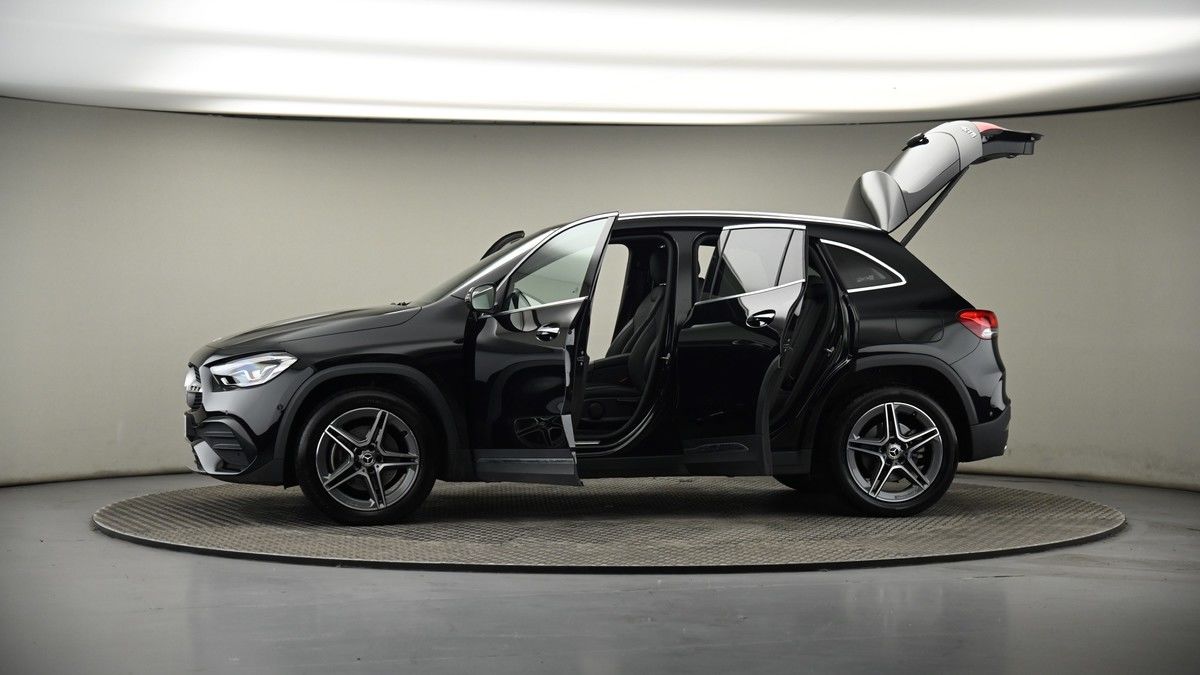 More views of Mercedes-Benz GLA