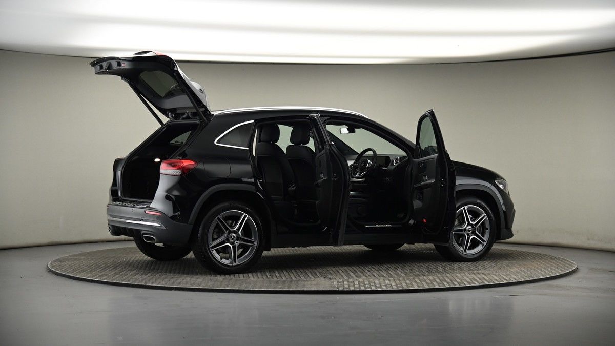 More views of Mercedes-Benz GLA